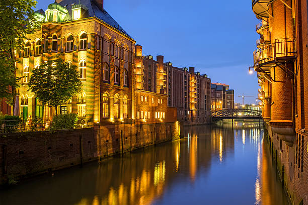 istock Canal in the Speicherstadt at night 486932832