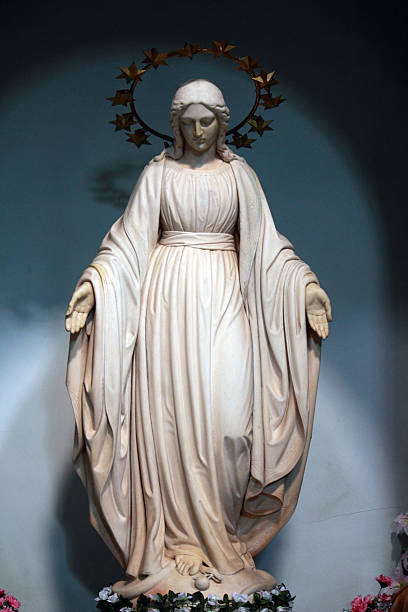 istock Statue Of Virgin Mary 486941988