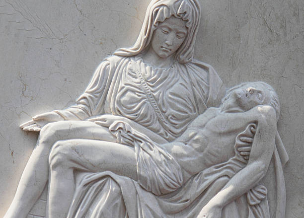 istock Statue Of Virgin Mary and Jesus Christ 486942380