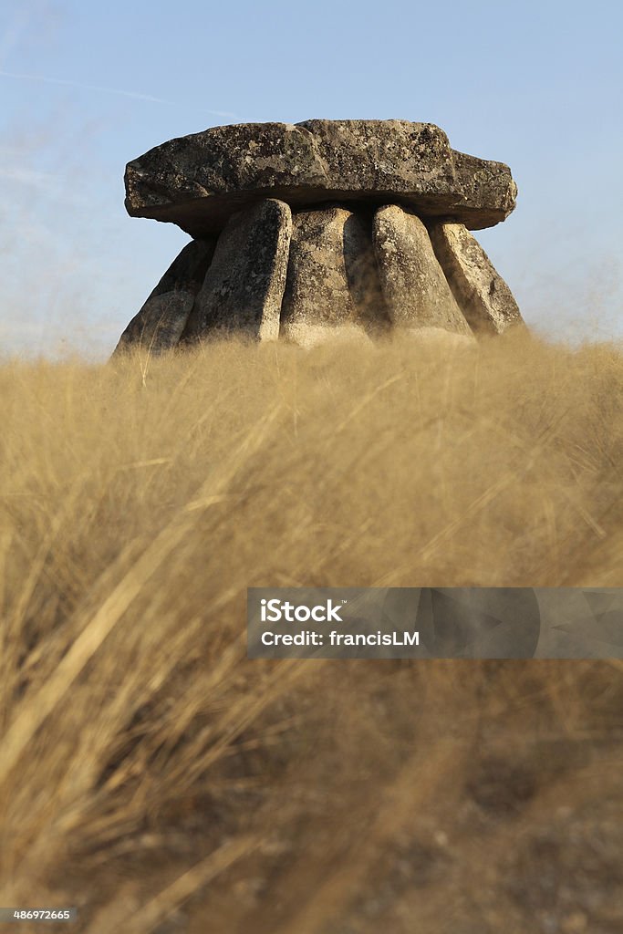 Antigua Dolmen - Foto de stock de Alineamientos de Carnac libre de derechos