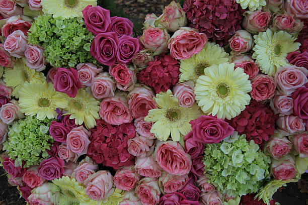 istock Yellow and pink bridal flowers 487002641