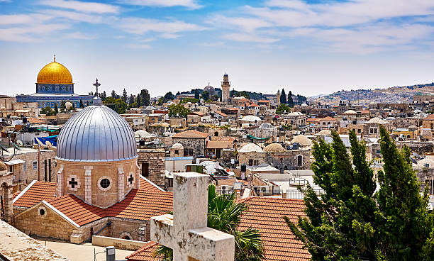 jerusalem auf dem dach mit panoramablick - israel stock-fotos und bilder