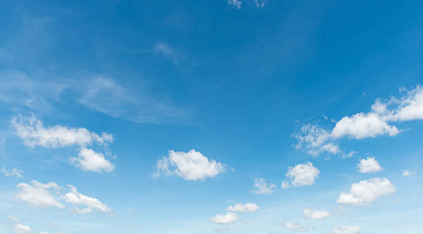 azul sky - cloud cloudscape fluffy white fotografías e imágenes de stock