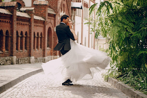 istock Wedding couple in love 487032292