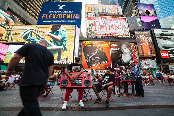 수행하는 세계 최고로 boombox 전망을 제공합니다. 뉴욕 nyc - beat box 뉴스 사진 이미지