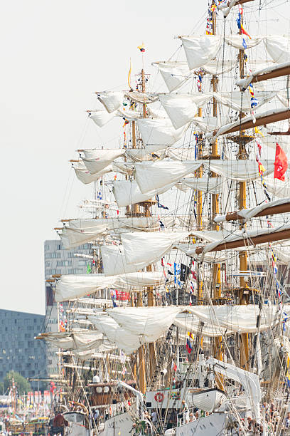 sail 2015 festival-tall ship masts amsterdam - editorial outdoors vertical amsterdam stock-fotos und bilder