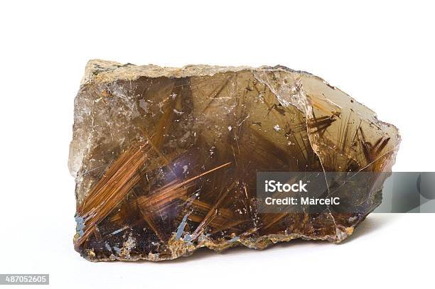 Museum Mineralserie Rutilquartz Von Brasilien 13 Cm Breit Stockfoto und mehr Bilder von Quarz