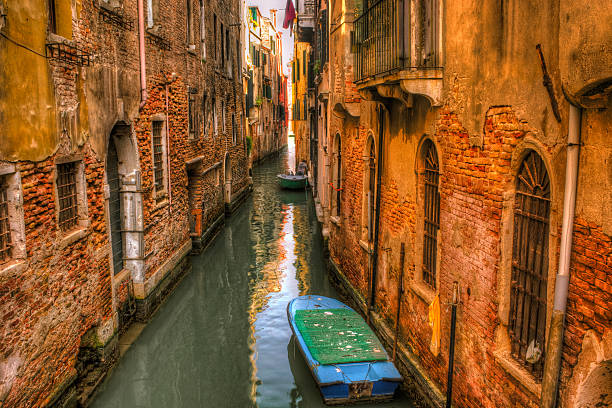 canal de venecia - venice italy fotografías e imágenes de stock