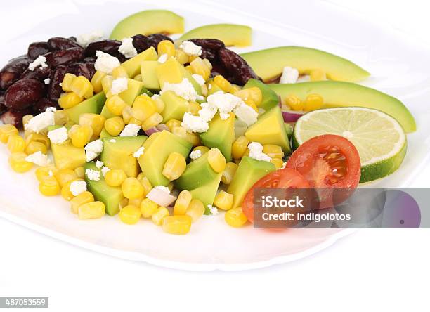 Foto de Salada De Feijão Vermelho Com Abacate e mais fotos de stock de Abacate - Abacate, Amarelo, Cebola
