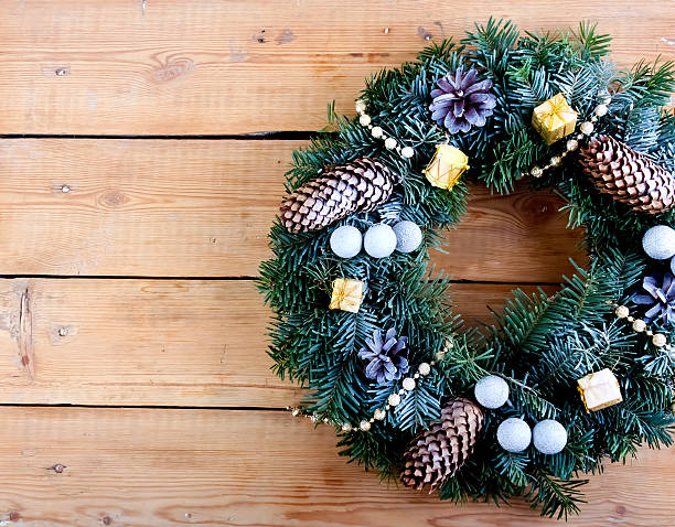 istock Christmas green wreath 487057498