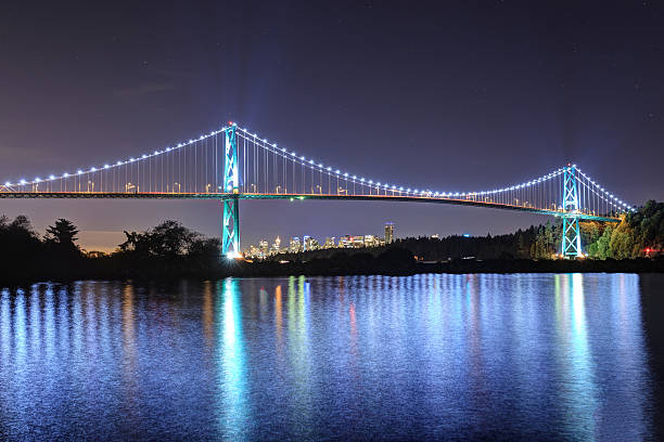 istock Night View of Lions Gate Bridge, Vancouver, BC, Canada 487077086