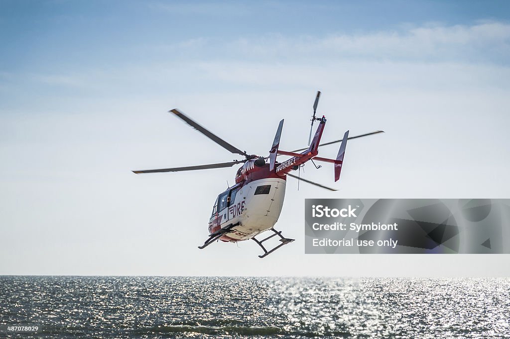 Helicóptero de Resgate de Praia de missão - Royalty-free Ambulância Aérea Foto de stock