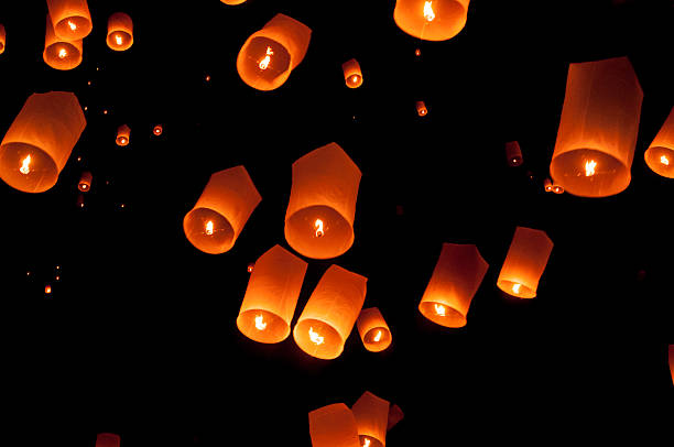 istock Floating lantern, Yi Peng Balloon Festival in Chiangmai Thailand 487087532