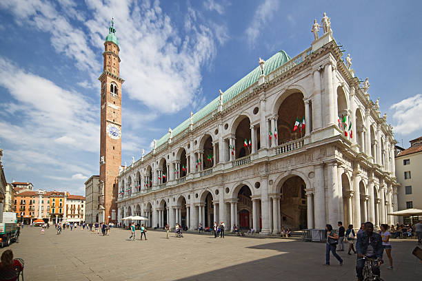 basilica palladiana (palazzo della ragione”).  vicenza-włochy." - palladian imagens e fotografias de stock