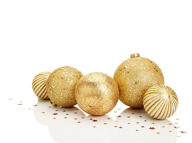 istock Gold Christmas balls 487100626
