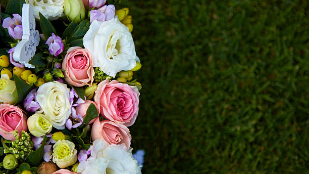 istock Beautiful flowers in a basket 487114674