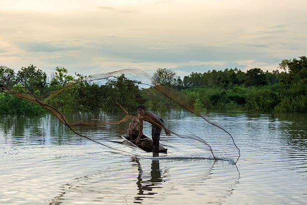 istock Nets Fishermen on the boat 487118016