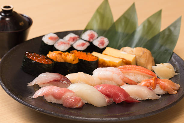 tradizionale giapponese sushi con pesce fresco varie - sashimi white prepared fish hamachi foto e immagini stock