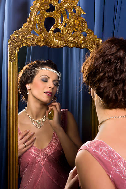 istock Vintage woman with perfume 487127057