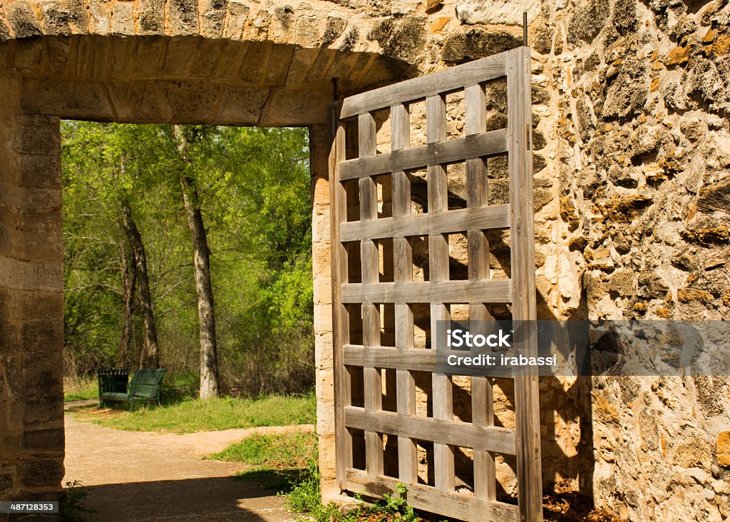 Entrada al Mission San Juan Capistrano en San Antonio, Texas - Foto de stock de Característica de edificio libre de derechos