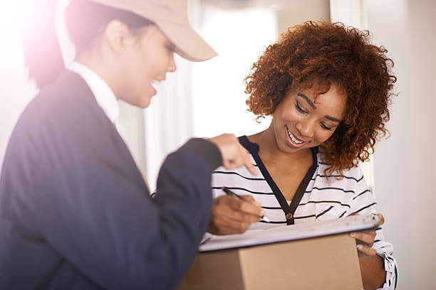 istock I just need you to sign over there 487138710