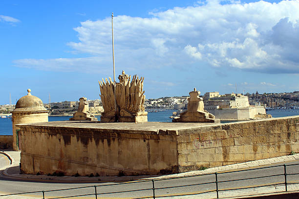 malta - jetty mediterranean countries pier water stock-fotos und bilder