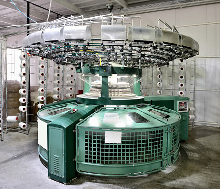 Circular knitting machine in a textile industry