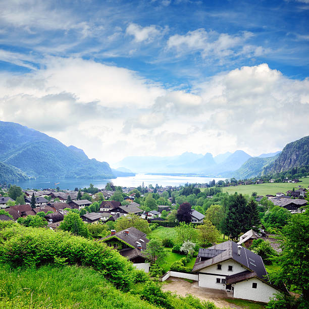 st. gilgen village, austria - lake amadeus foto e immagini stock