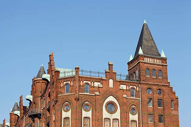 istock Hamburg - Fleet castle in the warehouse district 487202743