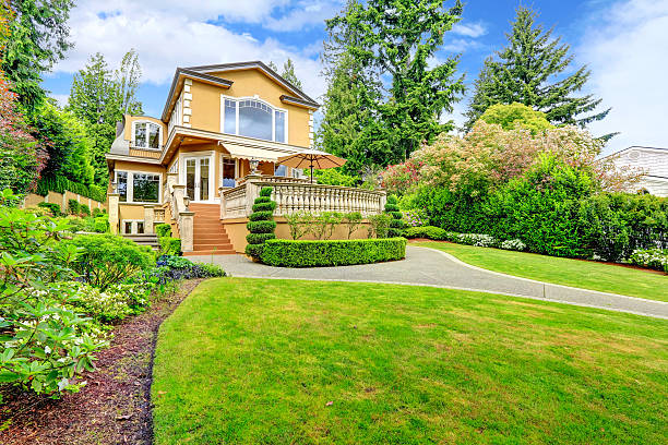 istock Luxury house exterior 487221047