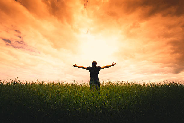 istock Silhouette of man and sunshine 487225782