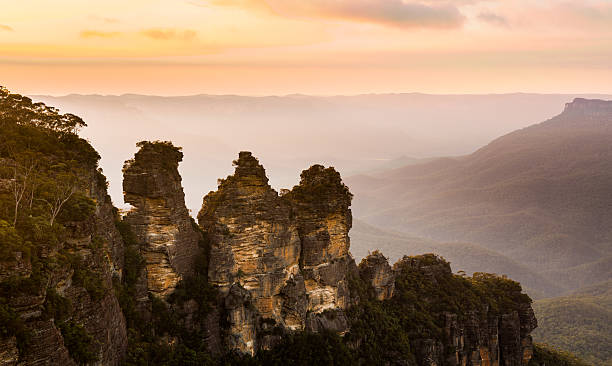 istock Sunrise from Echo Point in Blue Mountains Australia 487226725