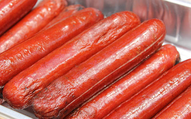 istock Juicy Hot Dogs 487251051