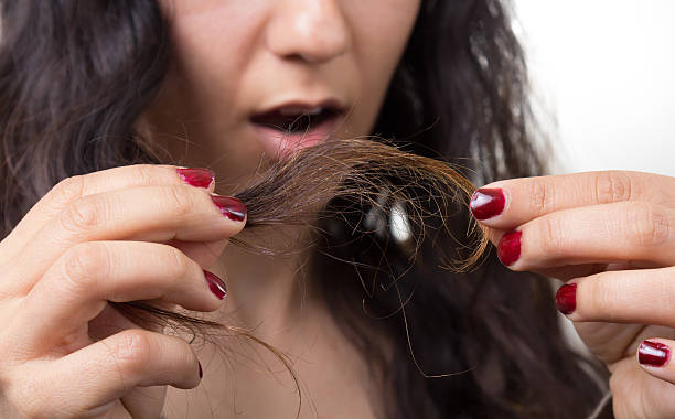 istock Splitting ends of Hair 487299451