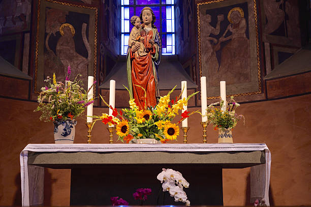 istock Altar of Mary 487301040