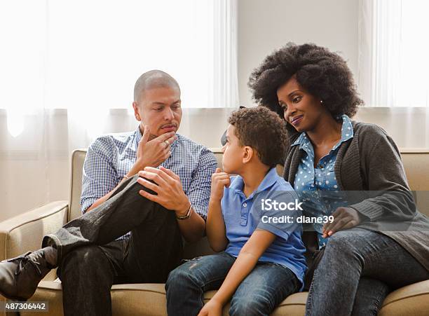 Los Hechos De La Vida Foto de stock y más banco de imágenes de Diálogo - Diálogo, Hablar, Niño