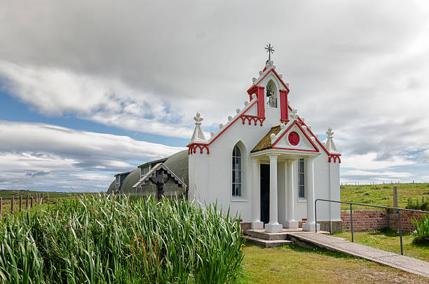 the italan часовня, остров скай - italian chapel стоковые фото и изображения