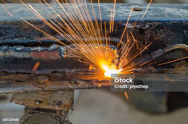 Metallschneiden Mit Acetylene Torch Stockfoto und mehr Bilder von Ausrüstung und Geräte - Ausrüstung und Geräte, Schweißen, Schweißgerät