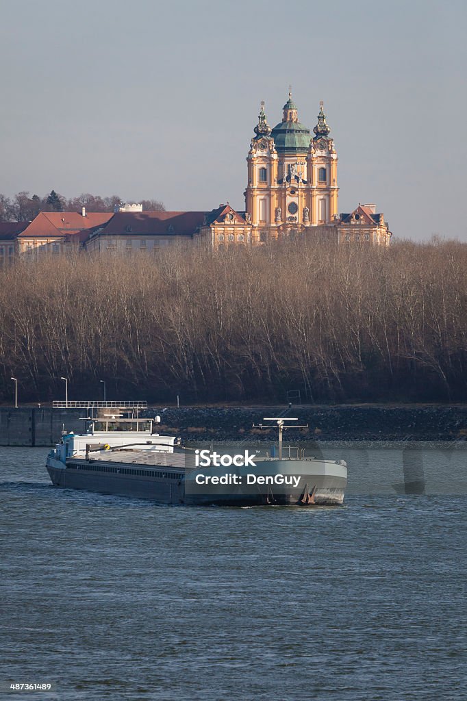 Donau Pässe unter Melk abteikirche-österreich - Lizenzfrei Abtei Stock-Foto