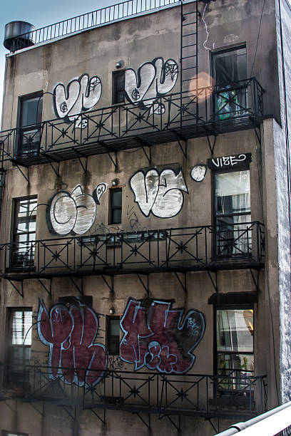istock Grafitti on New York City Building 487362199