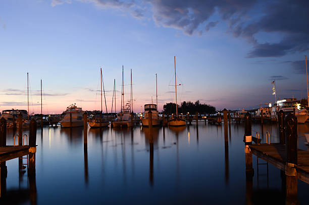 istock Sunset At Cetennial Park Fort Myers River District Florida 487379622