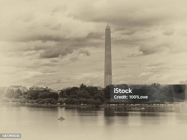 Washington Memorial Black And White Stock Photo - Download Image Now - American Flag, Architectural Column, Architecture