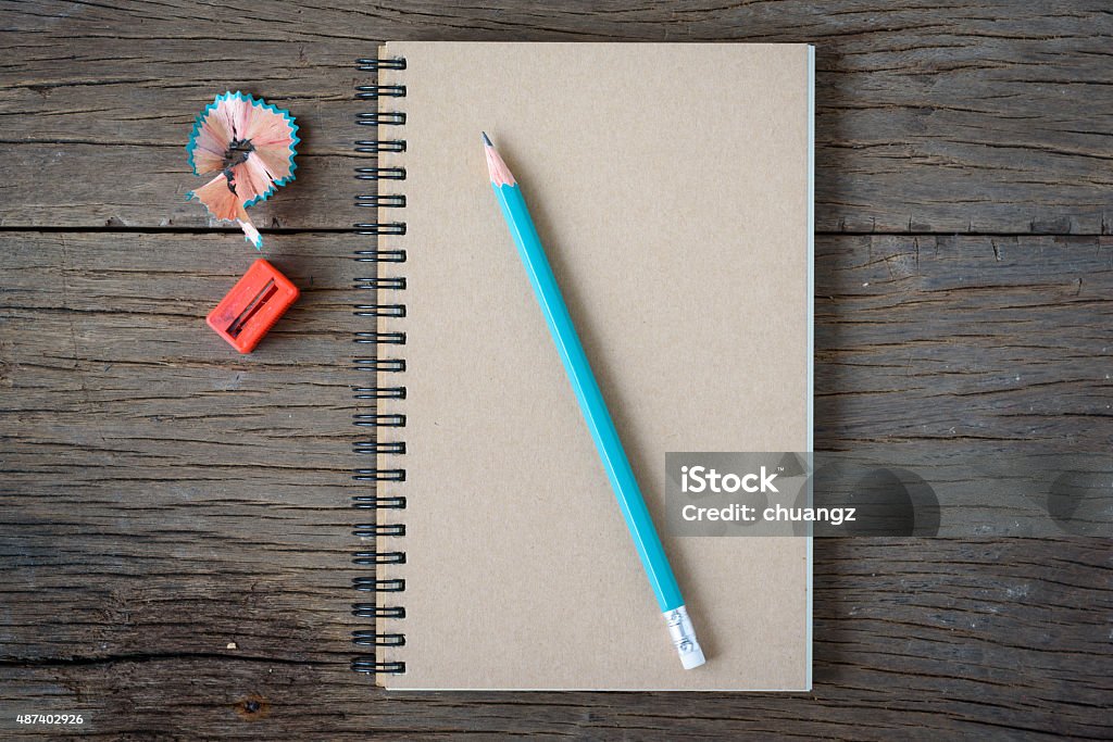 Eine eröffnete Notizbuch mit Stift - Lizenzfrei Laptop Stock-Foto