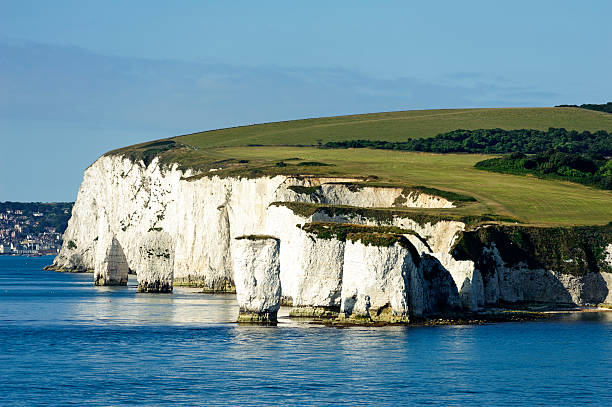 istock english coastline with chalk cliffs seen from a boat 487410754