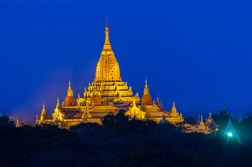 Ancient pagodas in Myanmar, the Republic into the night.