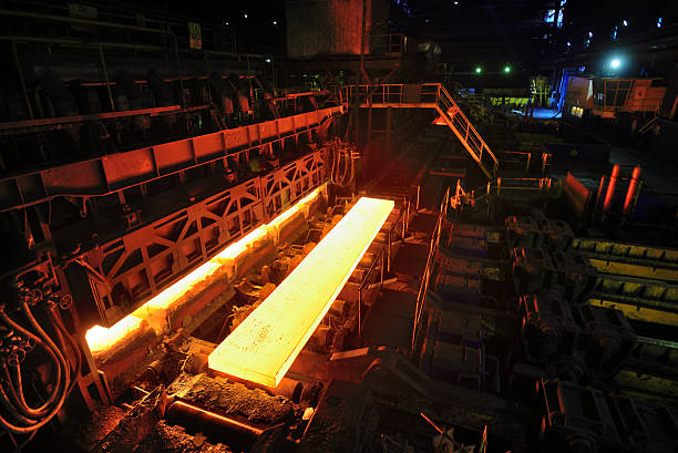 assiette chaude du four - rolling mill photos et images de collection