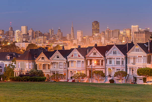 istock Alamo square and Painted Ladies with San Francisco skyline 487424370