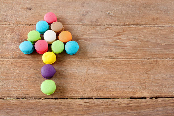 istock Arrow colorful French Macaroon 487440102