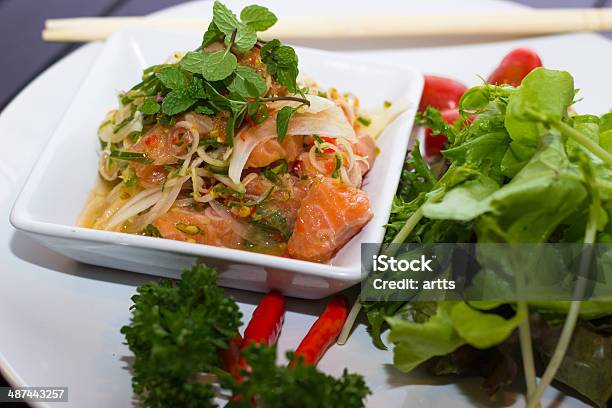 Sushi Stockfoto und mehr Bilder von Speisen - Speisen, Asiatische Kultur, Asiatischer und Indischer Abstammung