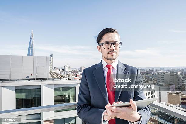 Business Entrepreuneur Im Zentrum Von London Stockfoto und mehr Bilder von Krawatte - Krawatte, Porträt, Rot
